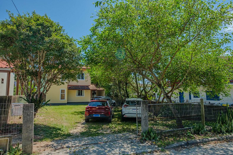 Casa 2 quartos com Churrasqueira Perto da Praia