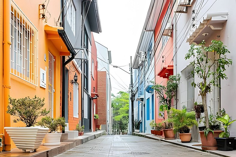 Casa central em ótima localização - UN059